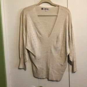Pullover cream sweater
